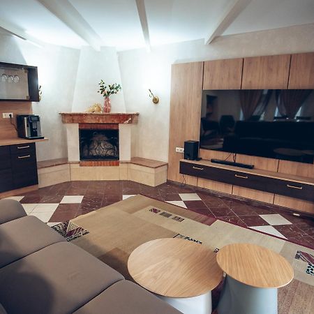 Apart4You Hotel Chişinău Eksteriør billede